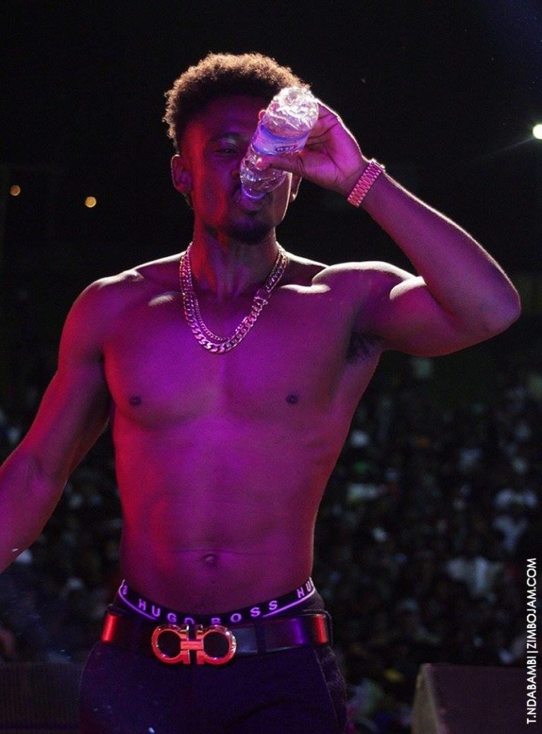 Need for Thirst: Our hot shirtless celebrities