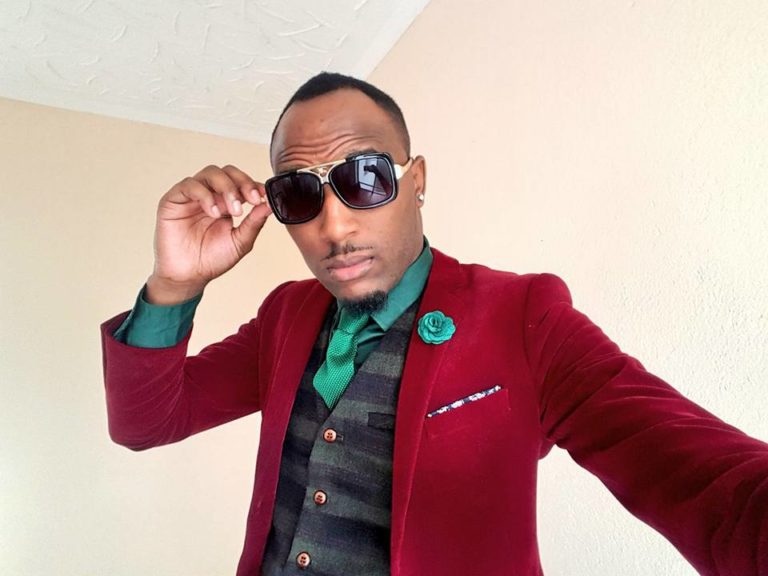 And then Mudiwa Dropped and Broke Jah Prayzah’s Award!!!!