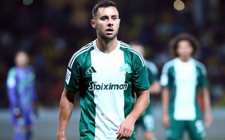 Football player found dead in swimming pool